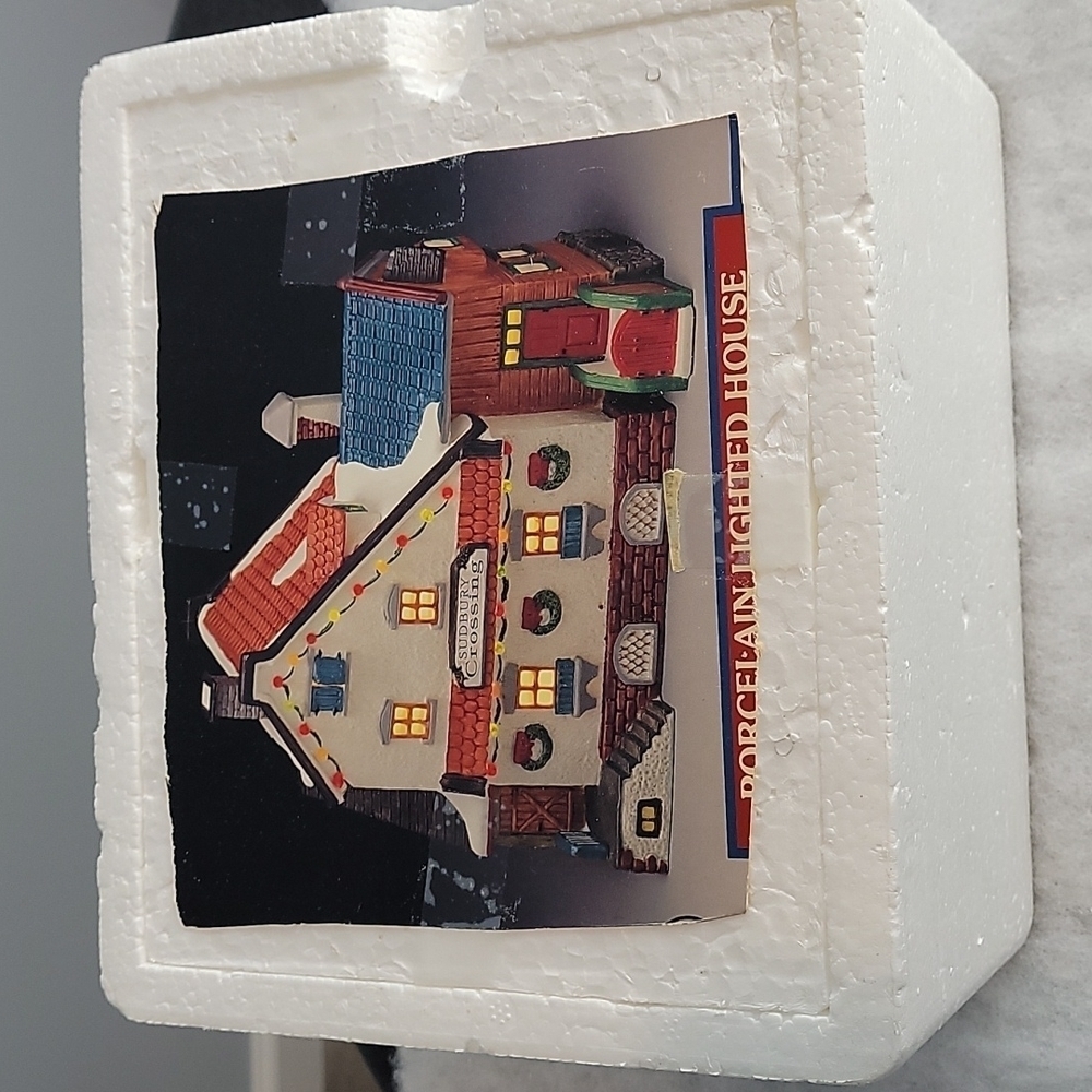 45130 Vintage Lemax Dickensvale Sudbury Crossing  Lighted House Statue